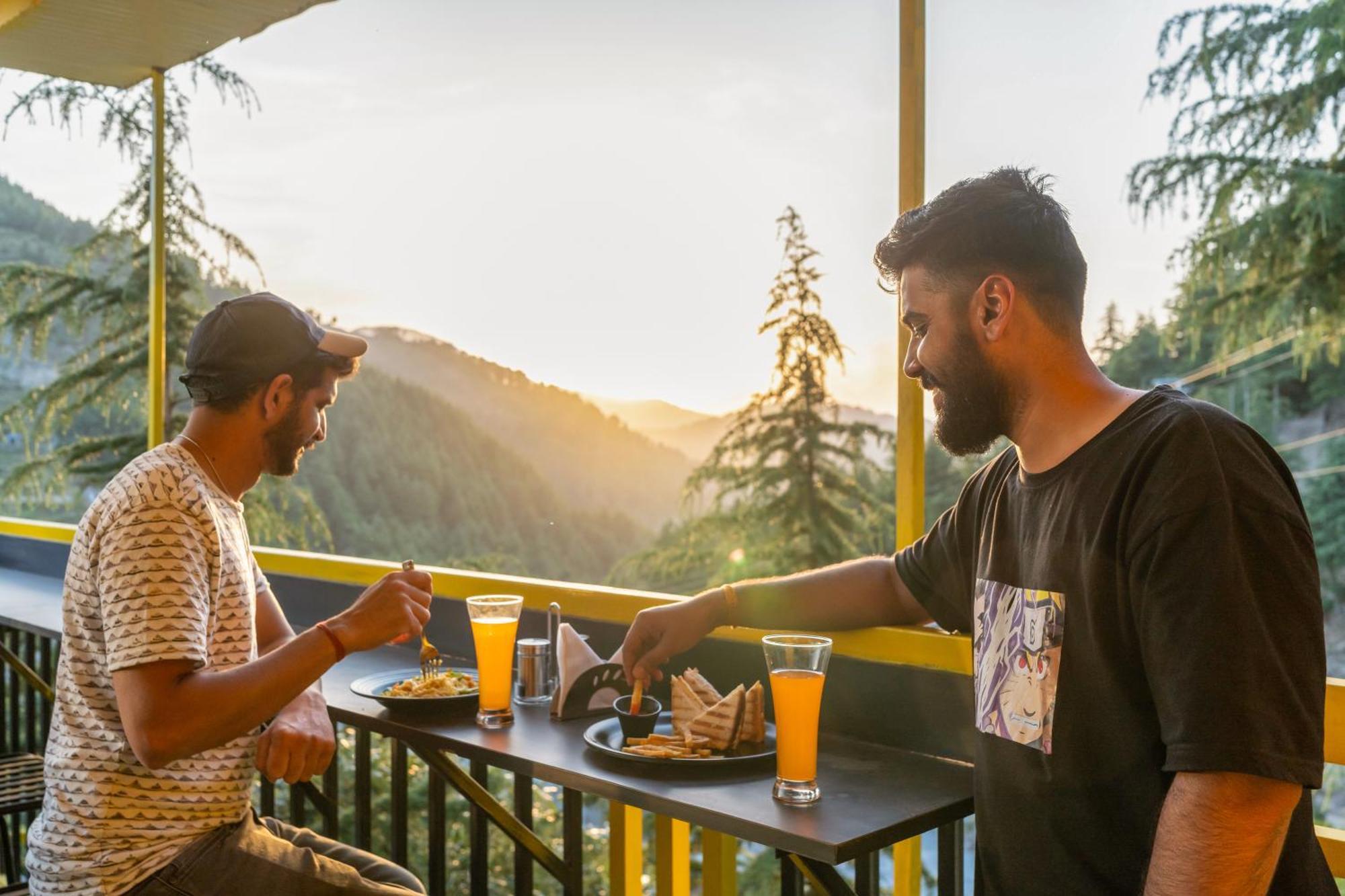 The Hosteller Khajjiar Exteriör bild