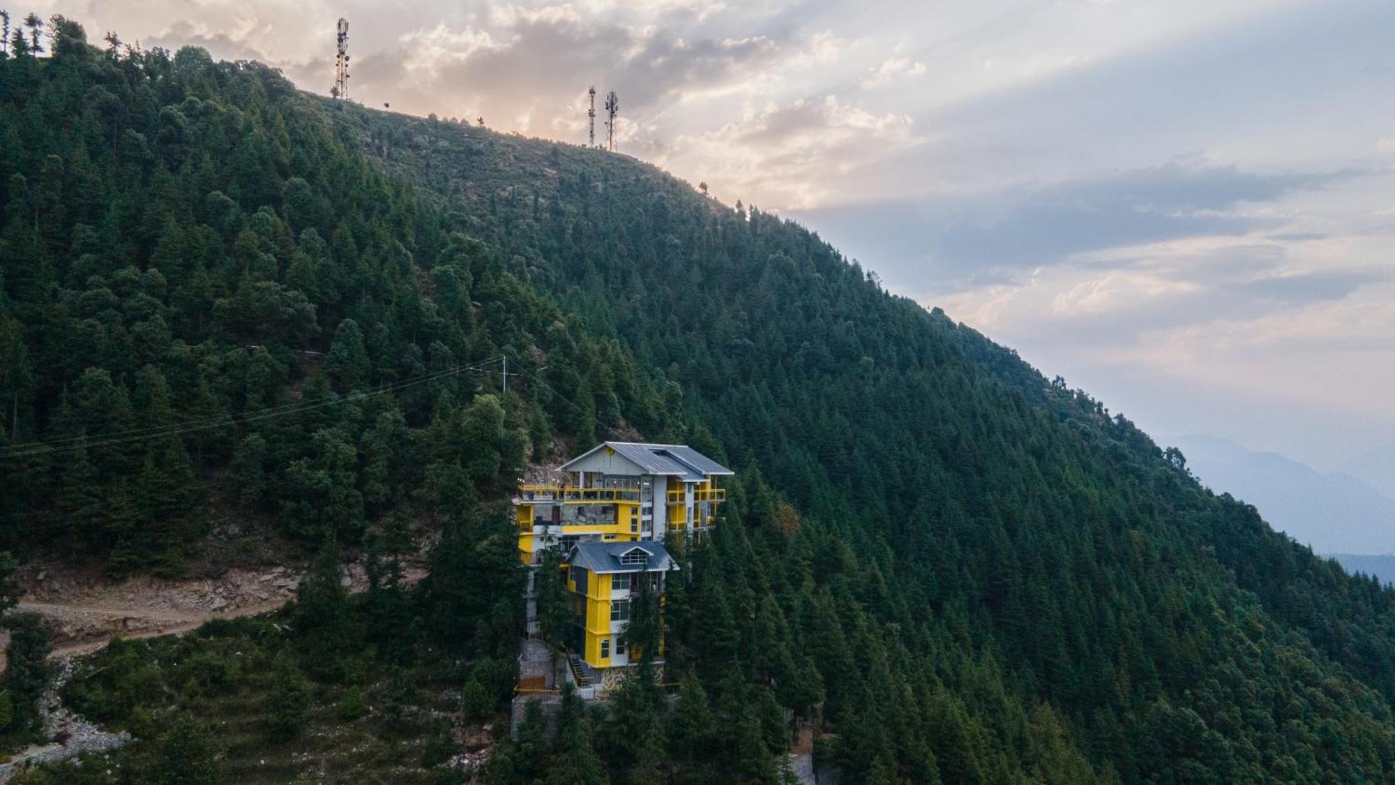 The Hosteller Khajjiar Exteriör bild