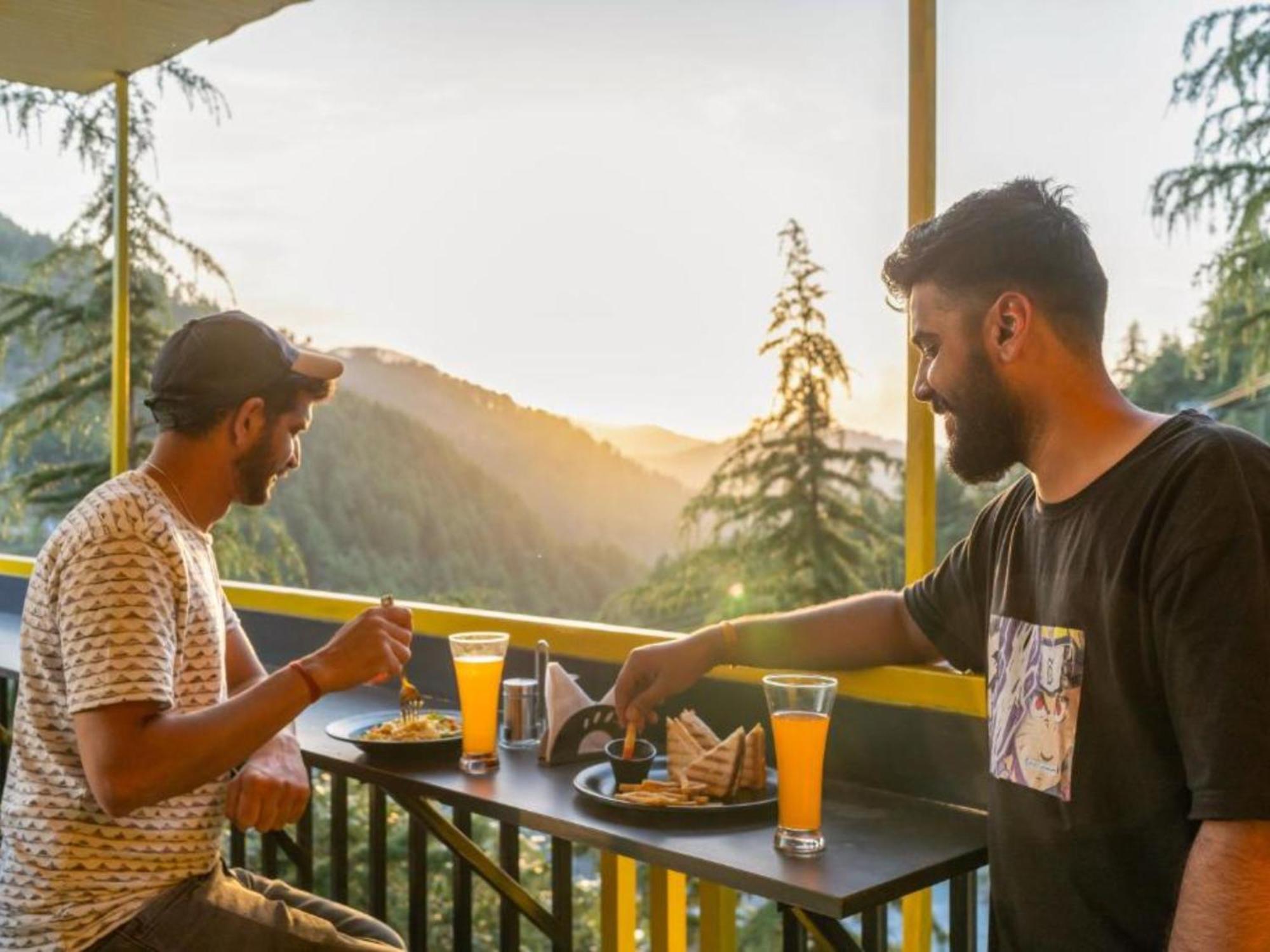 The Hosteller Khajjiar Exteriör bild